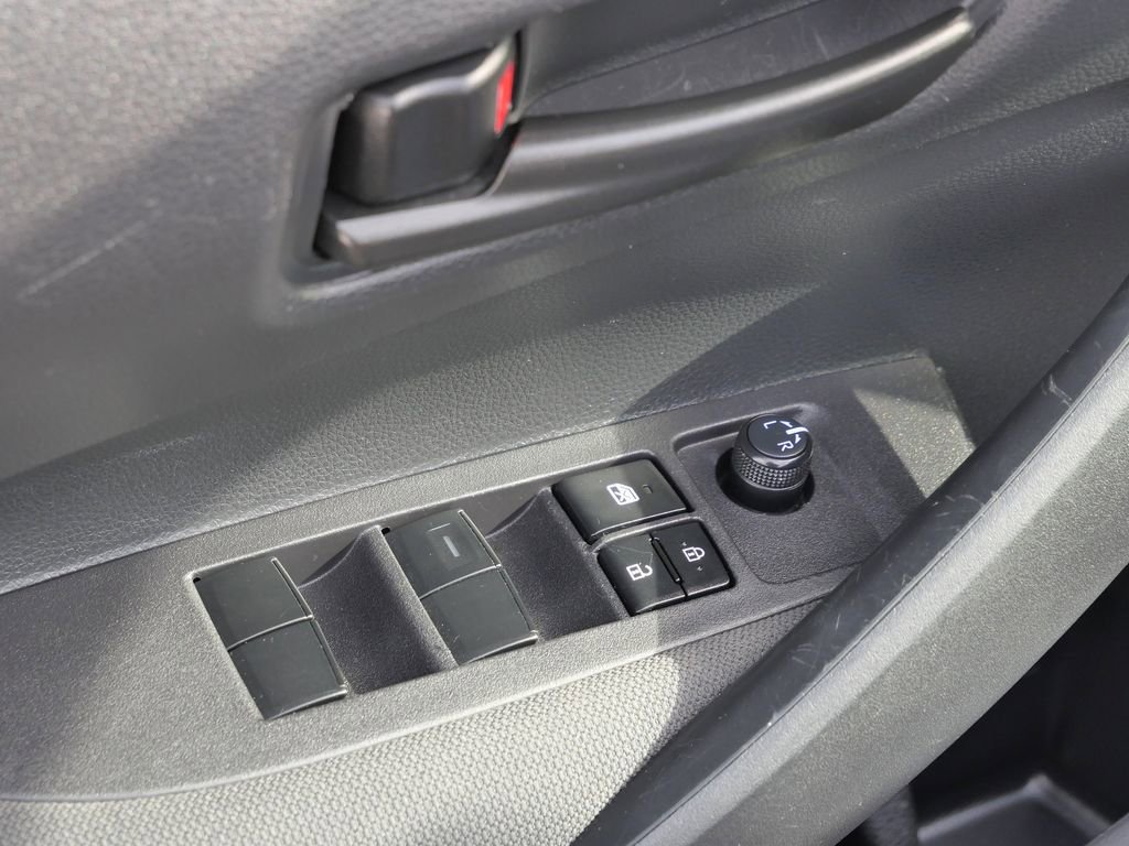 Used 2024 Toyota Corolla LE image 30