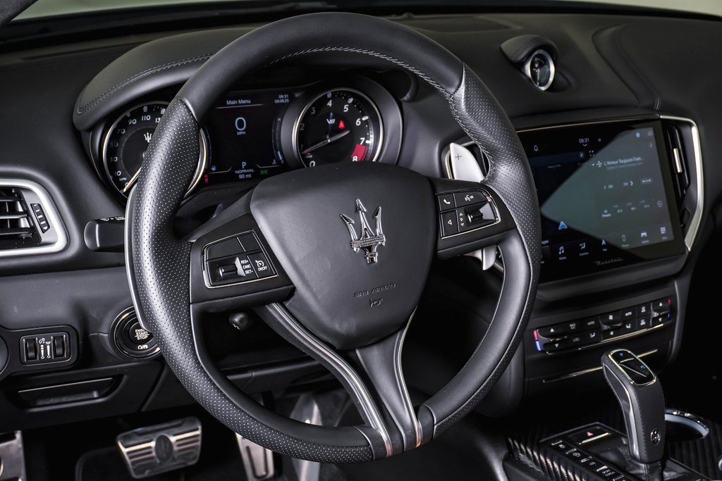 Used 2024 Maserati Ghibli Trofeo image 21