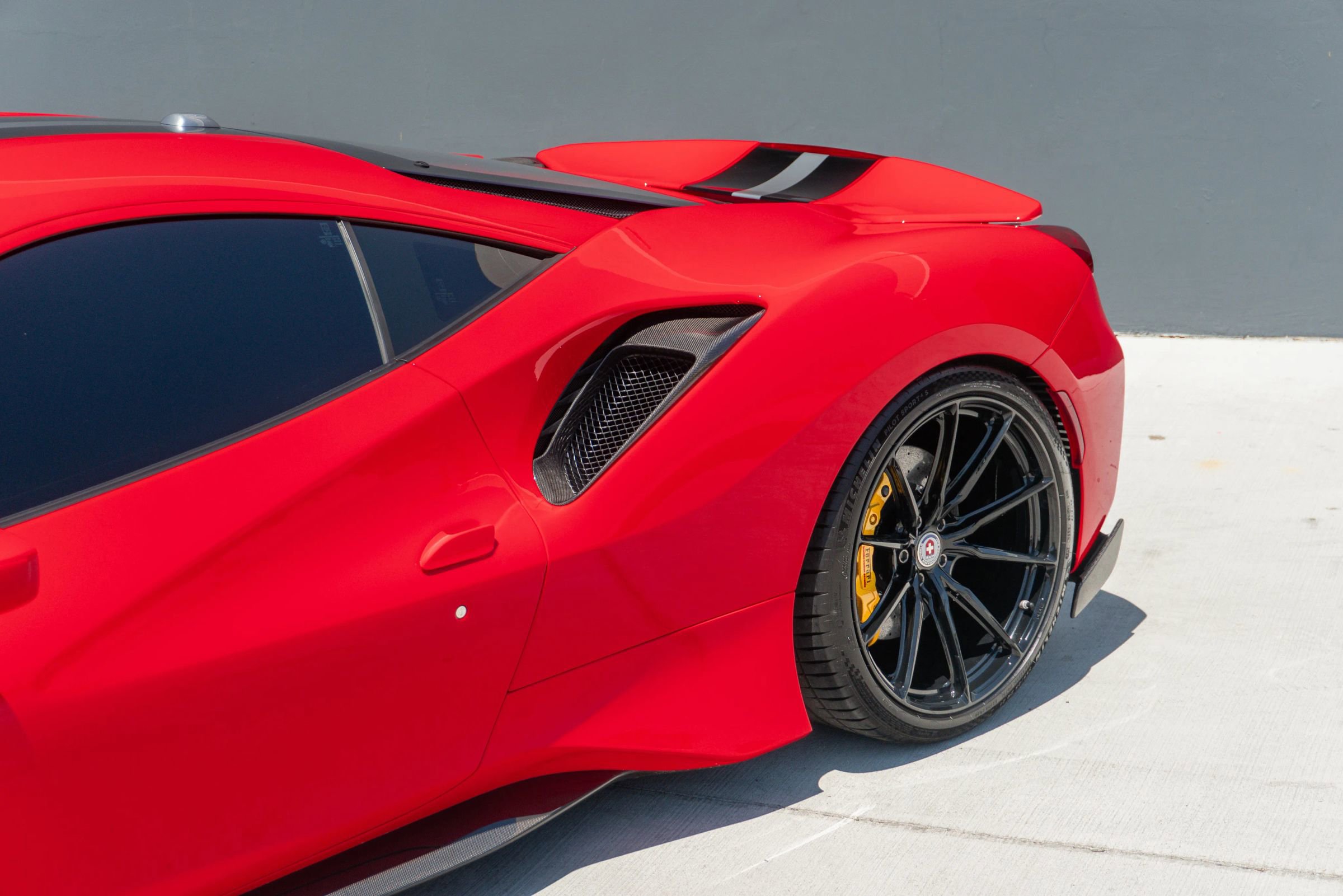 Used 2019 Ferrari 488 Pista Coupe RWD image 23