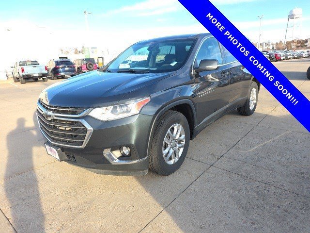 Used 2021 Chevrolet Traverse LT image 1