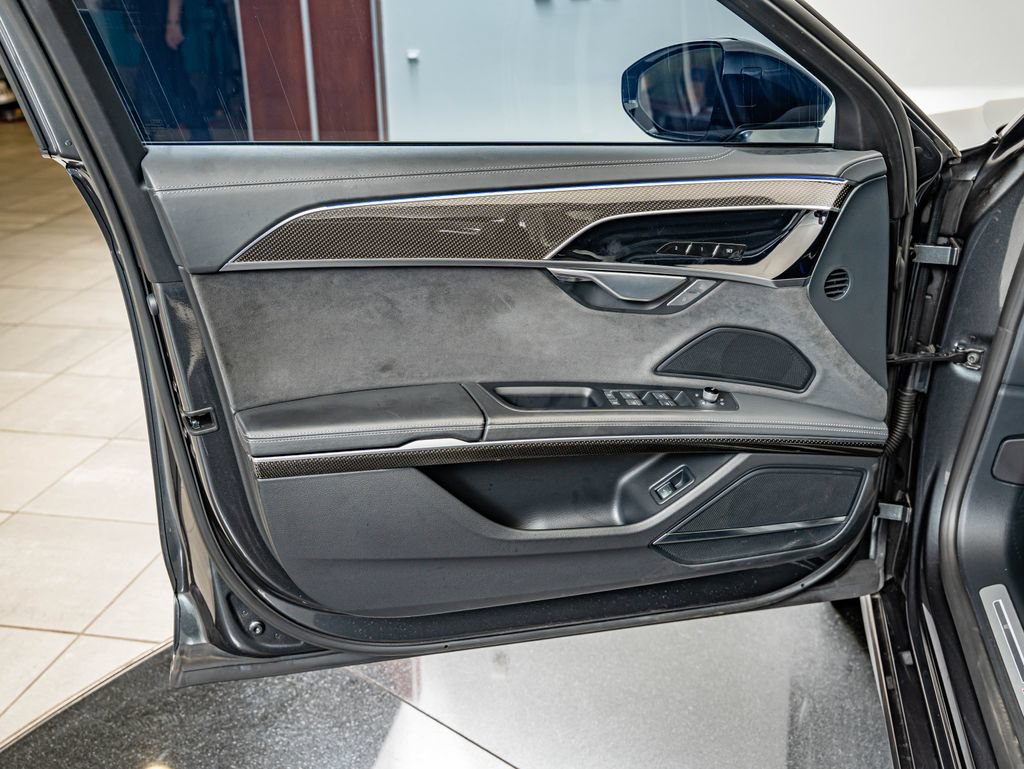 Used 2022 Audi S8 AWD/4WD image 22