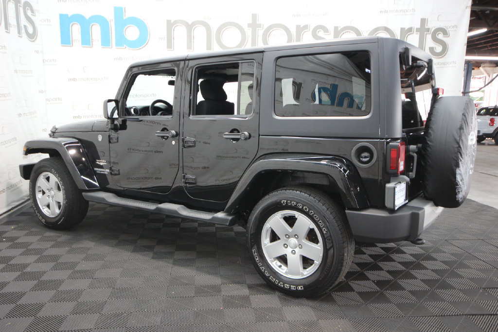 Used 2011 Jeep Wrangler Unlimited Sahara w/ Connectivity Group AWD/4WD image 3