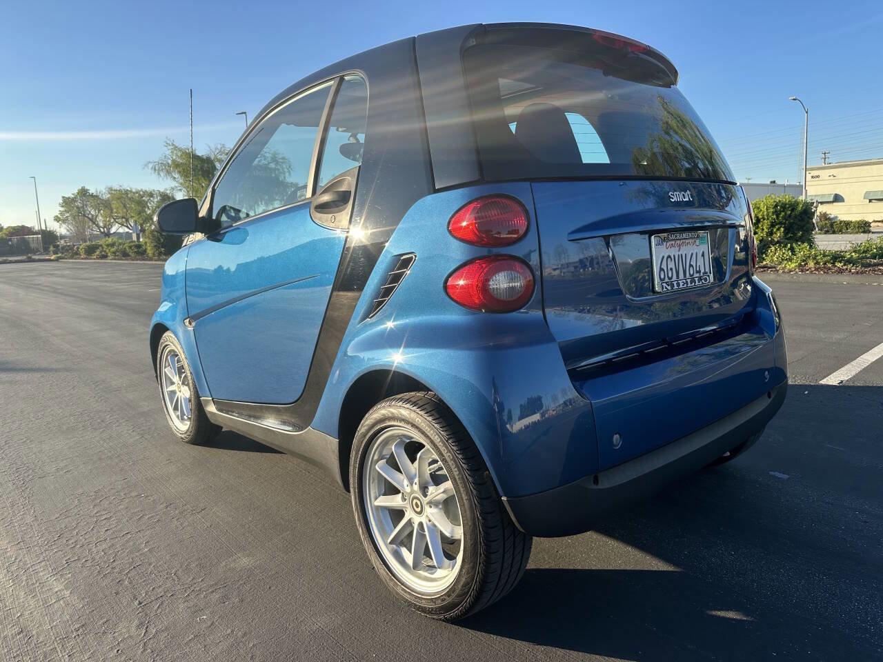 Used 2009 smart fortwo pure image 4