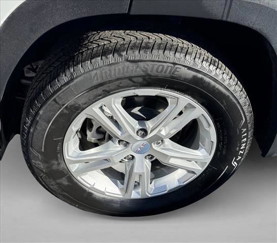Used 2024 GMC Terrain SLE image 9