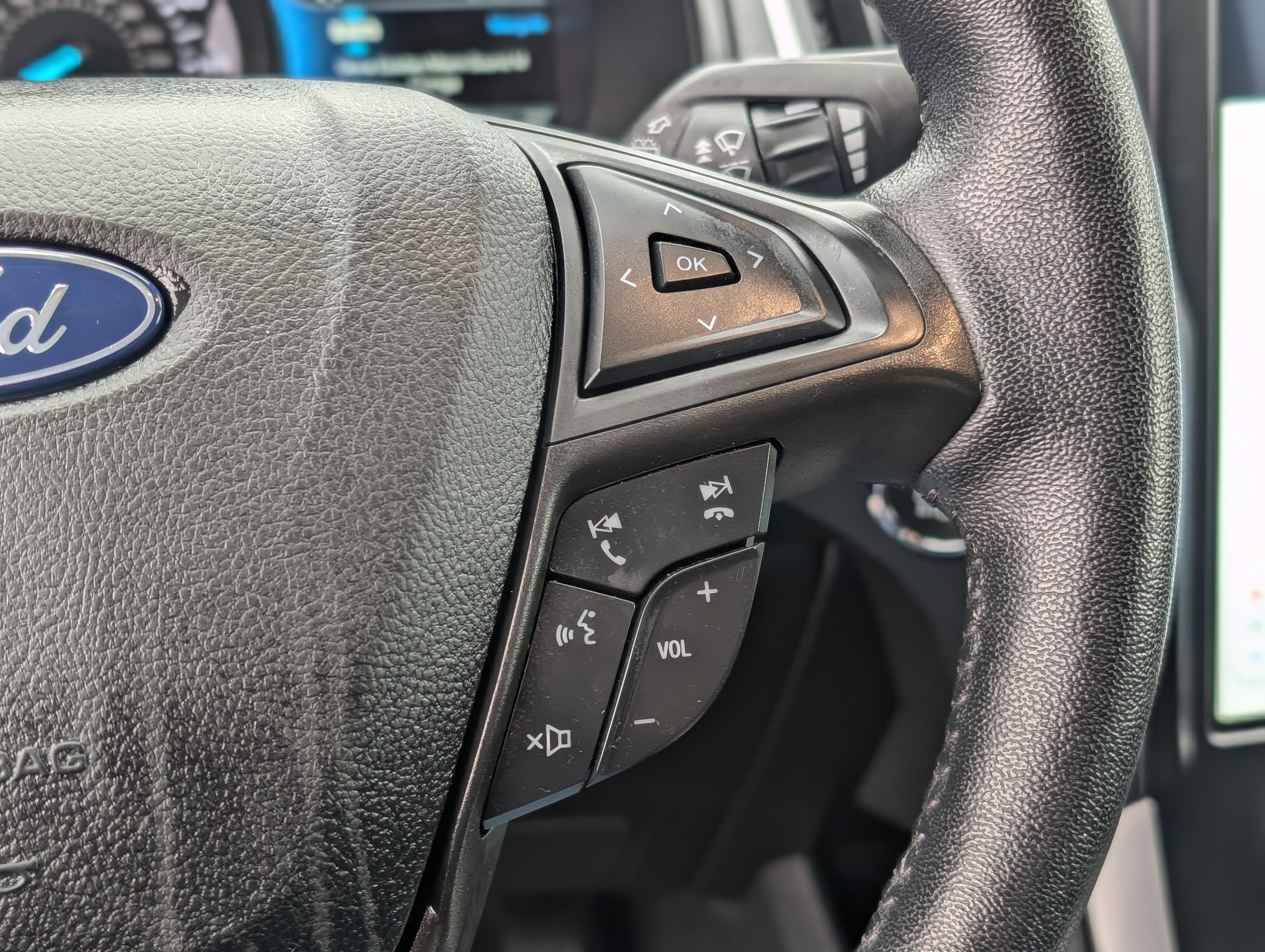 Used 2022 Ford Edge SEL w/ Convenience Package image 18