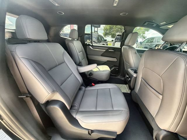 Certified 2026 GMC Acadia Elevation w/ Elevation Premium Package FWD image 26