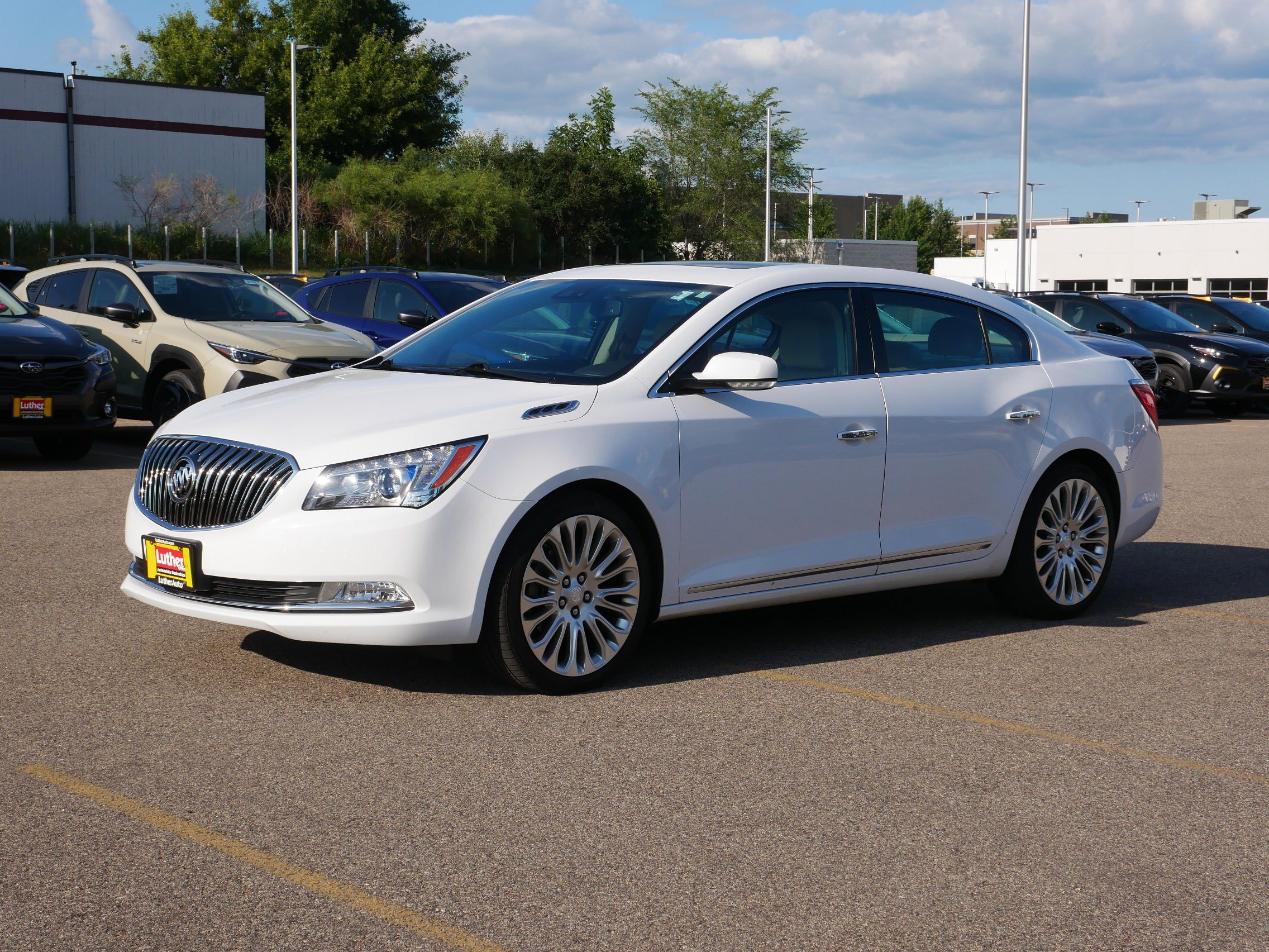 Used 2015 Buick LaCrosse Premium w/ Driver Confidence Package #1 FWD image 3