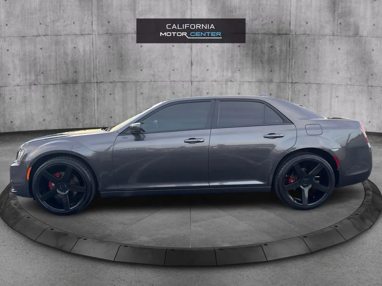 Used 2018 Chrysler 300 S AWD/4WD image 8