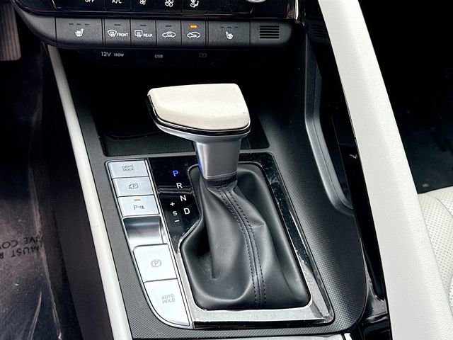 Used 2024 Hyundai Elantra Limited image 17