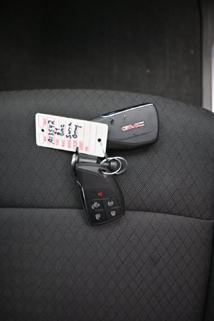 Used 2024 GMC Sierra 1500 Elevation AWD/4WD image 9