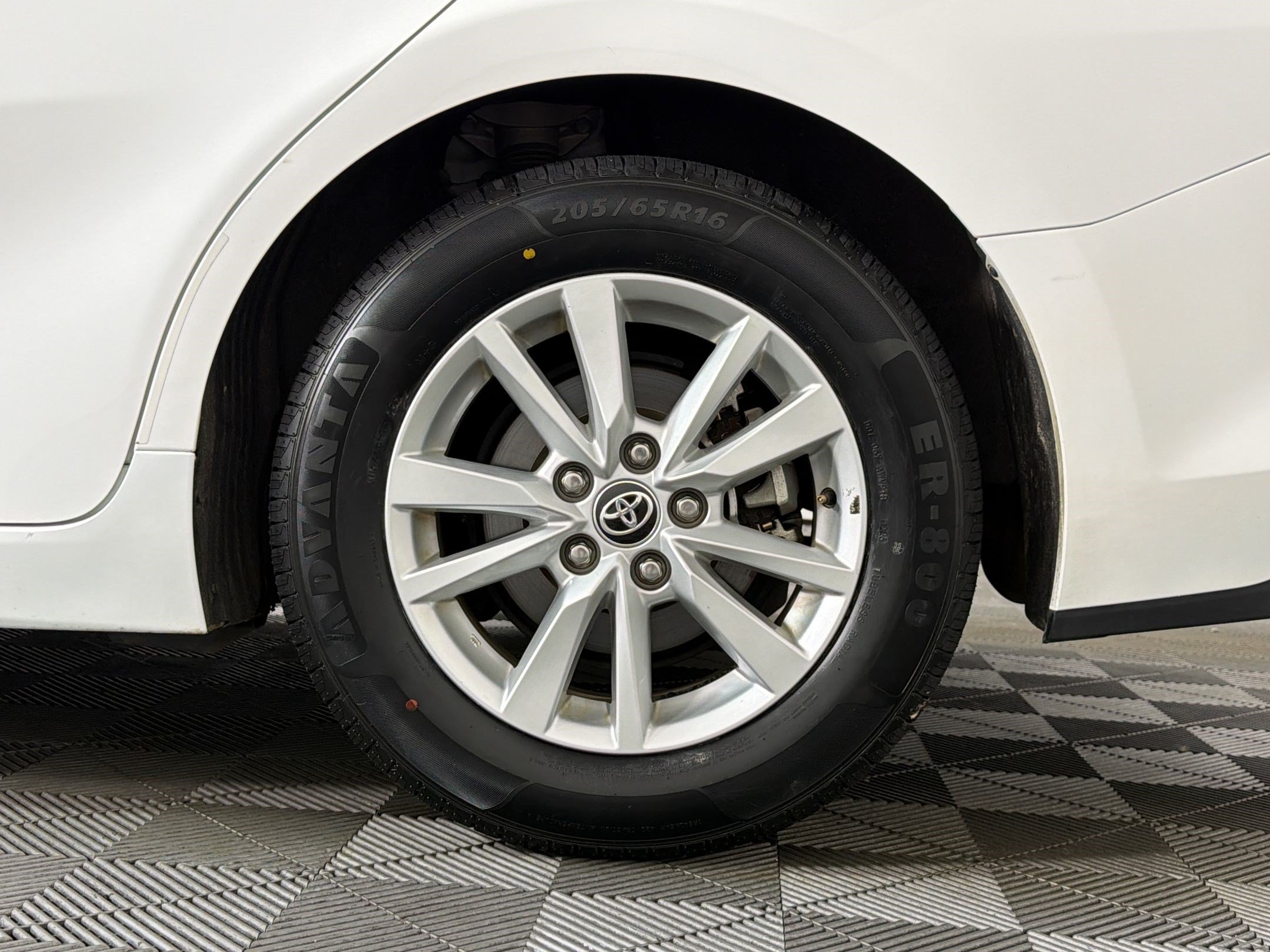 Used 2025 Toyota Camry LE FWD image 11