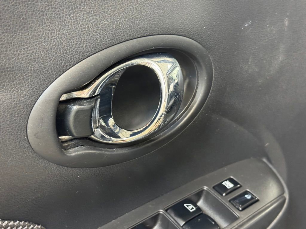 Used 2019 Nissan Versa SV FWD image 9