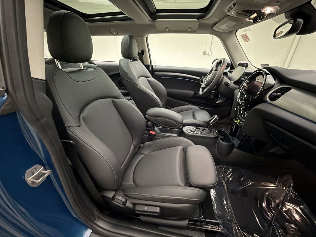 Certified 2024 MINI Cooper SE image 27
