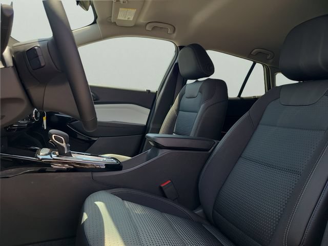 New 2026 Chevrolet Trax LT w/ Midnight Edition FWD image 21