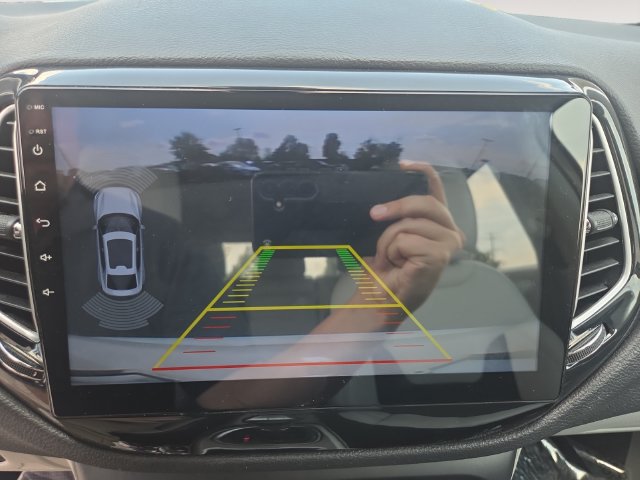 Used 2018 Jeep Compass Latitude w/ Popular Equipment Group FWD image 23