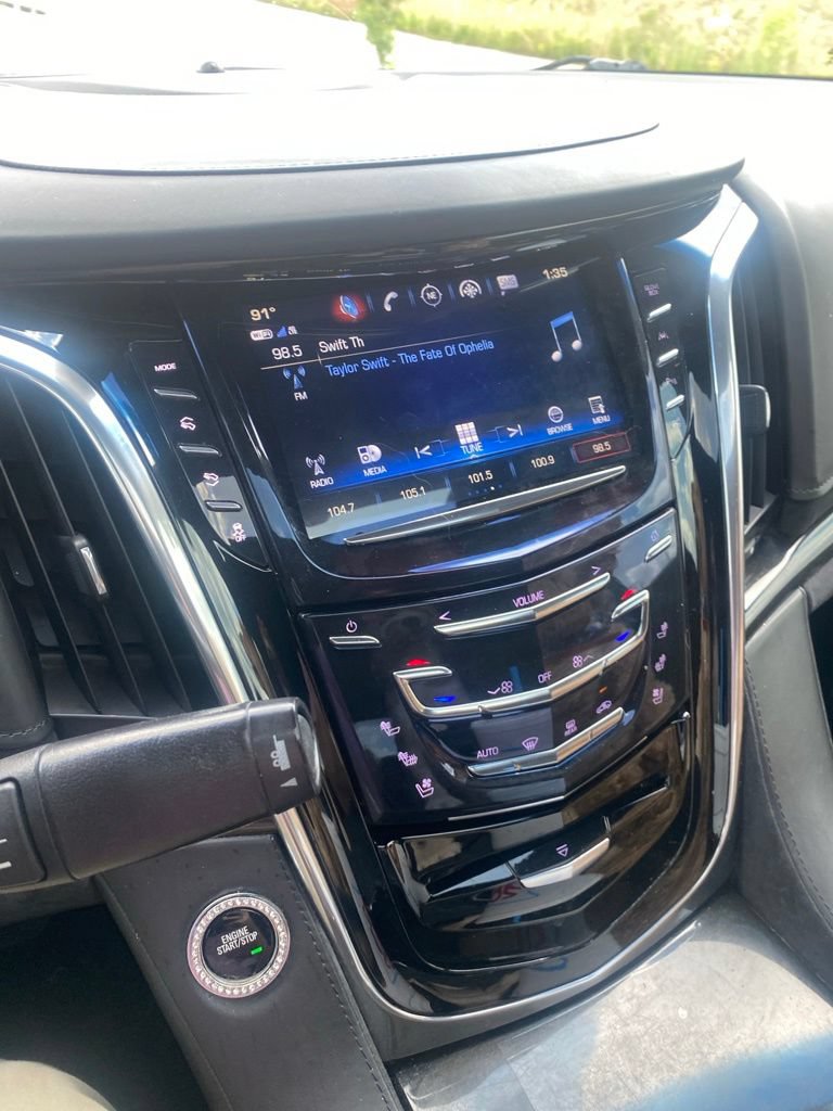 Used 2019 Cadillac Escalade Platinum AWD/4WD image 15