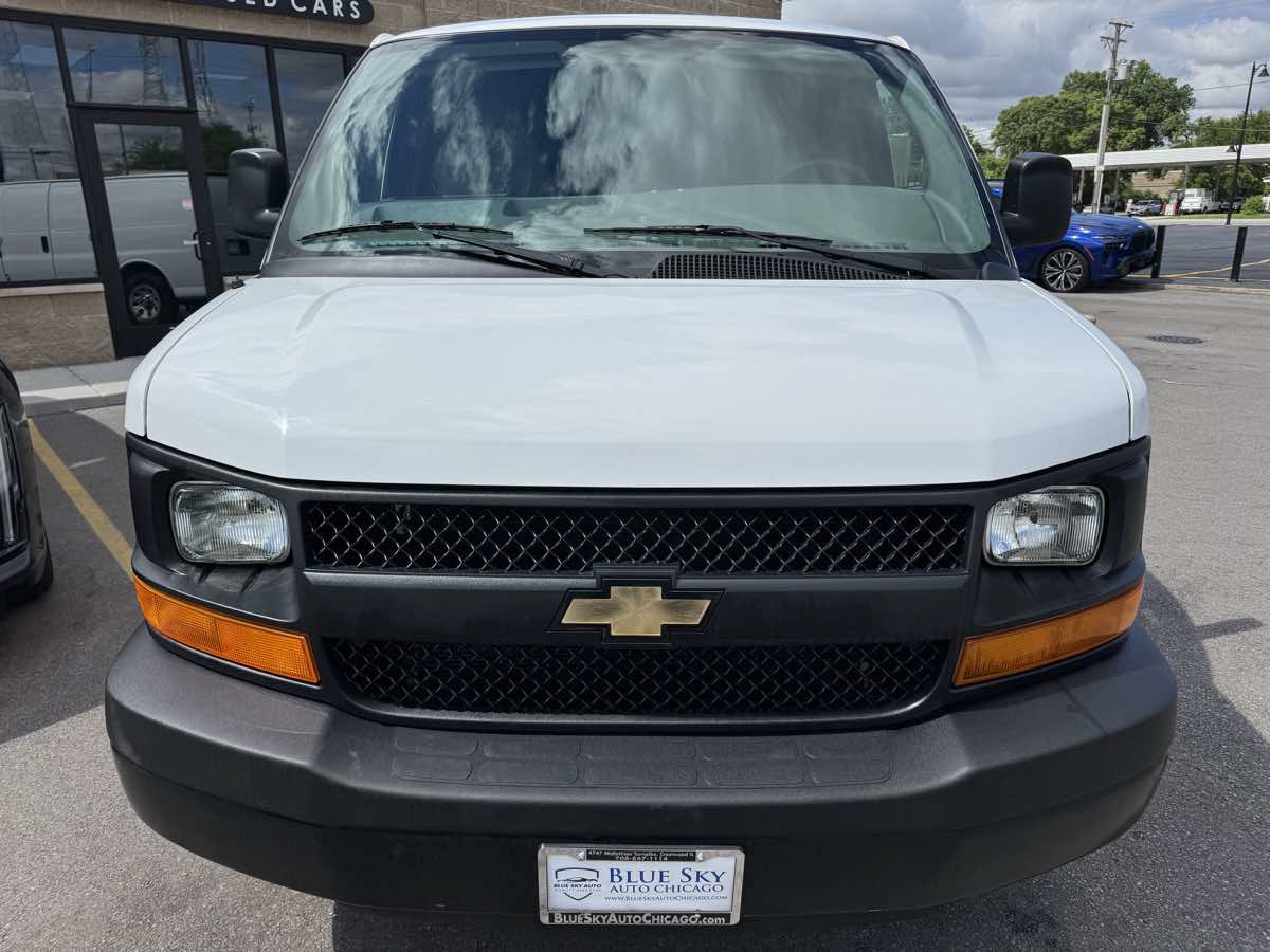Used 2014 Chevrolet Express 1500 RWD image 2