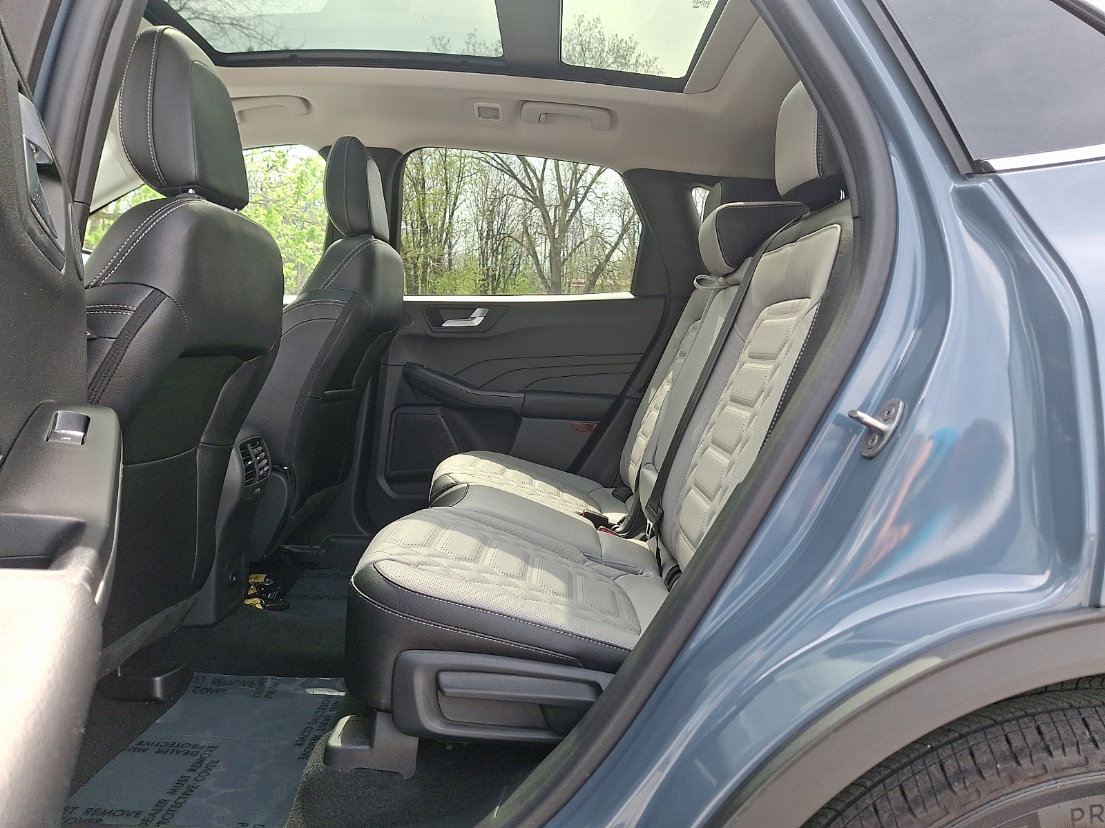 Used 2024 Ford Escape SE w/ PHEV Premium Package image 10