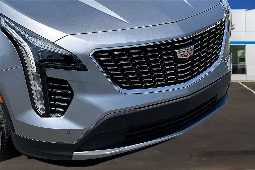 Used 2023 Cadillac XT4 Premium Luxury w/ Cold Weather Package AWD/4WD image 32