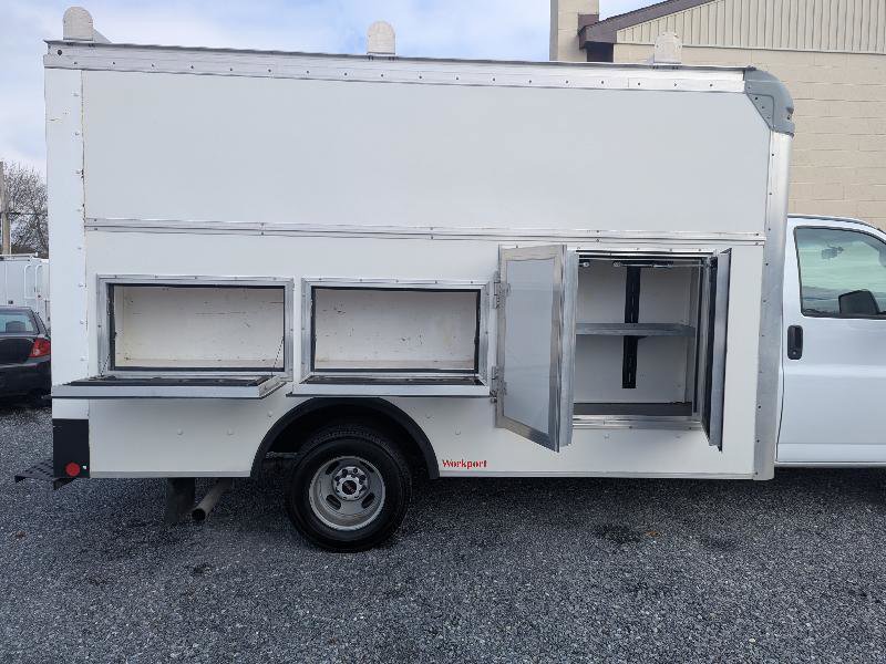 Used 2022 GMC Savana 3500 w/ Power Convenience Package image 14