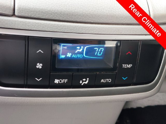 Used 2018 Toyota Highlander XLE AWD/4WD image 31