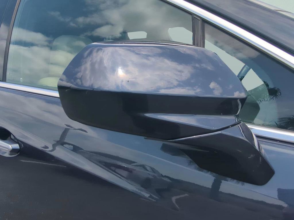 Used 2018 Cadillac XT5 AWD image 12