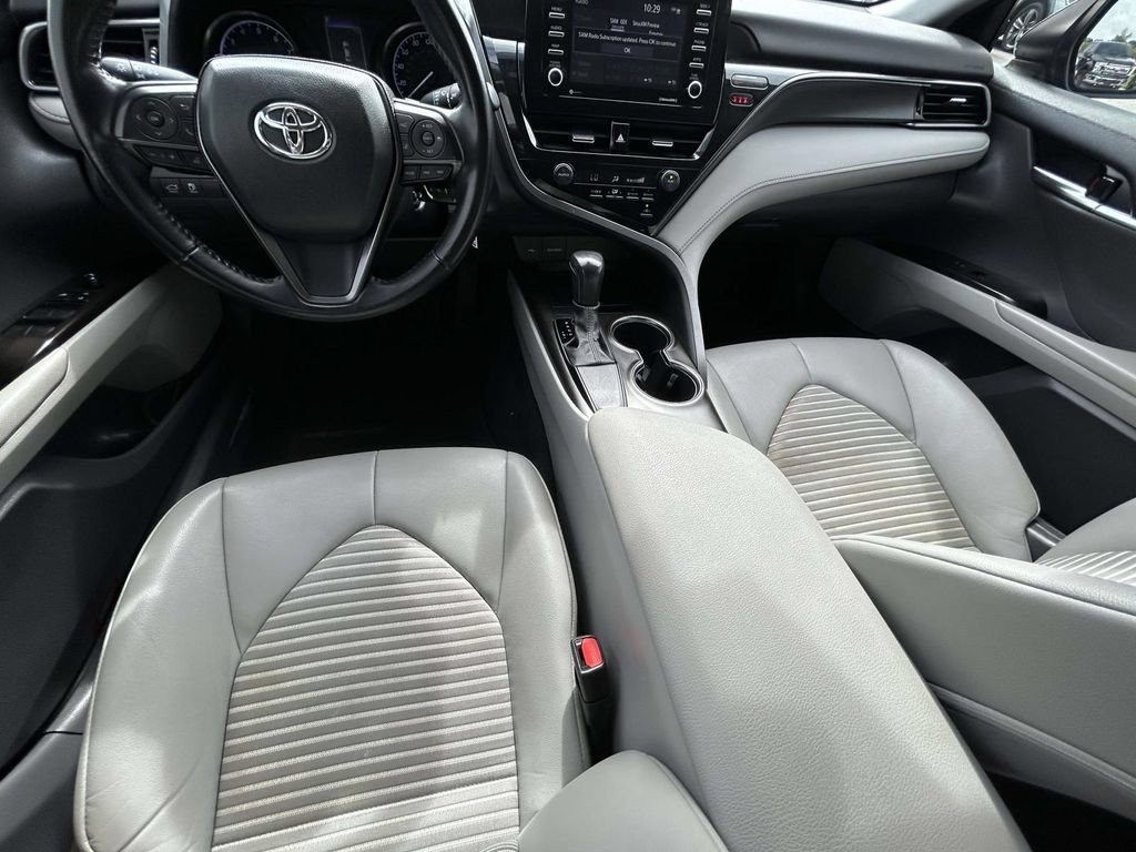 Used 2021 Toyota Camry SE FWD image 14