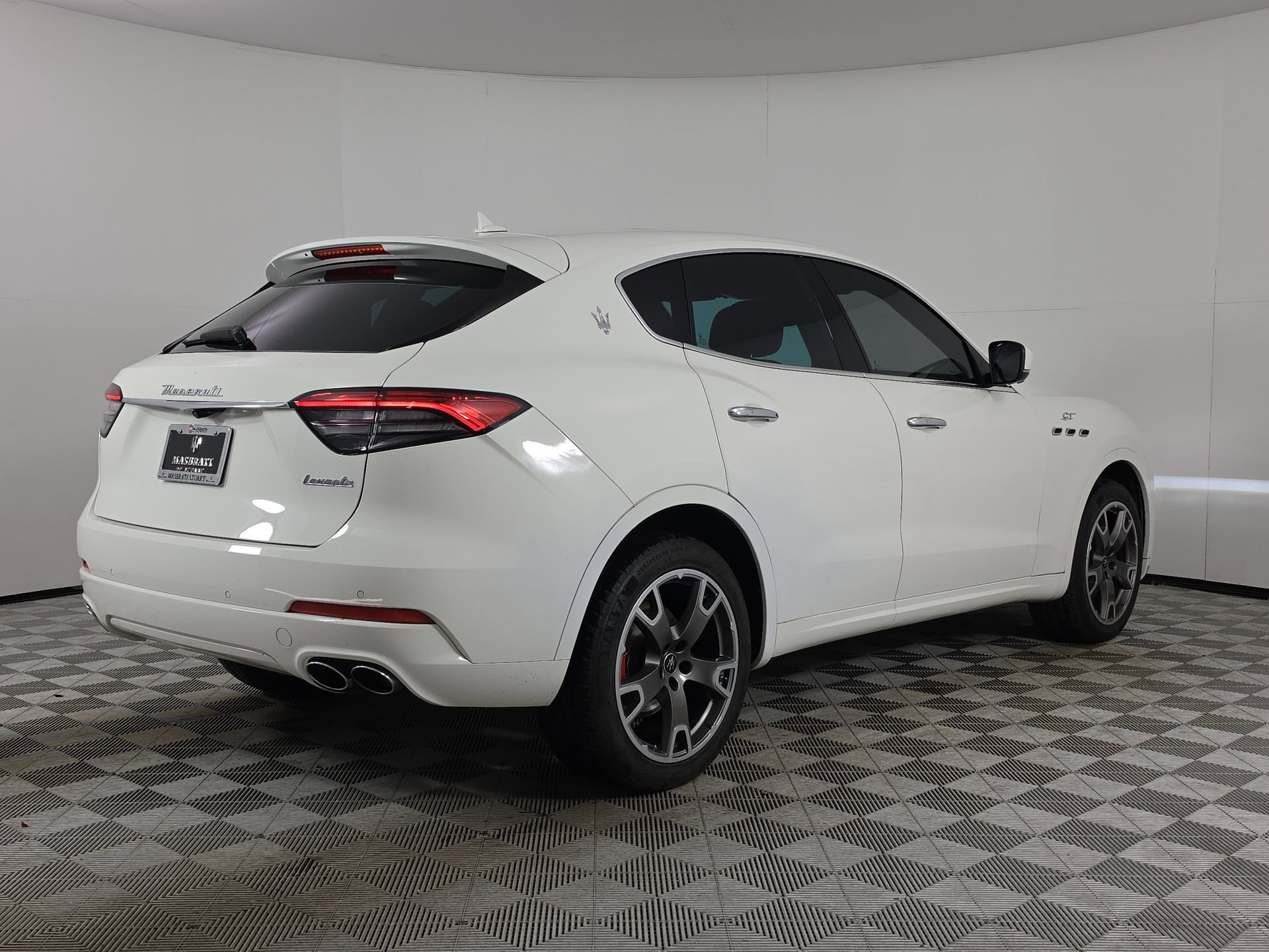 Used 2023 Maserati Levante GT AWD/4WD image 7