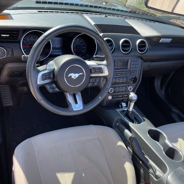 Used 2018 Ford Mustang Convertible image 8