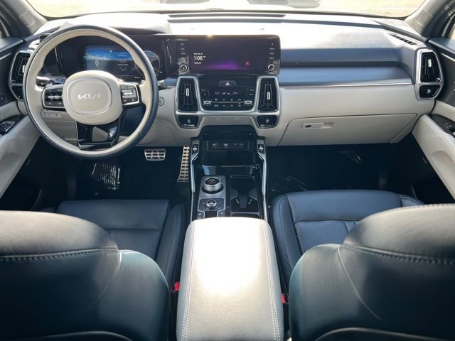 Used 2023 Kia Sorento SX Prestige image 12