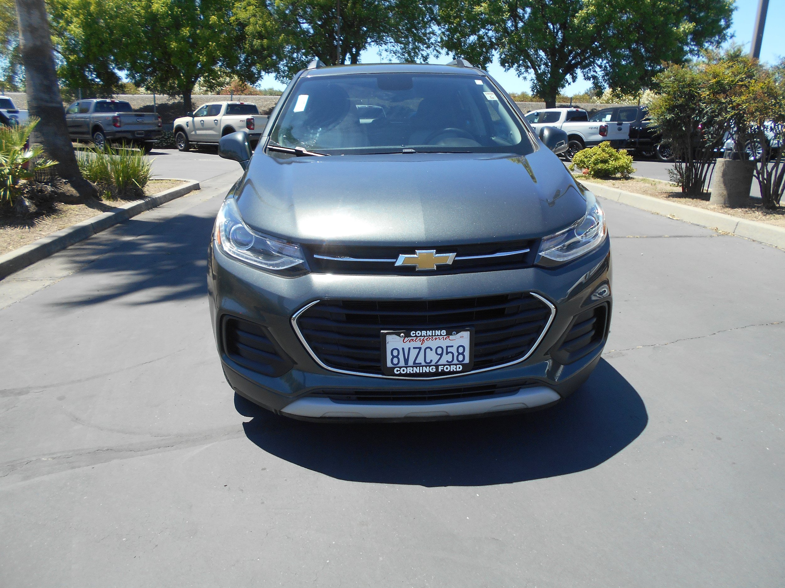Used 2020 Chevrolet Trax LT FWD image 2