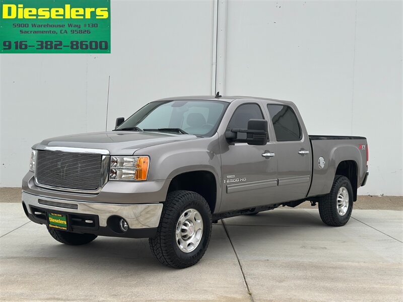 Used 2007 GMC Sierra 2500 SLE w/ Z71 Off-Road Package AWD/4WD image 1
