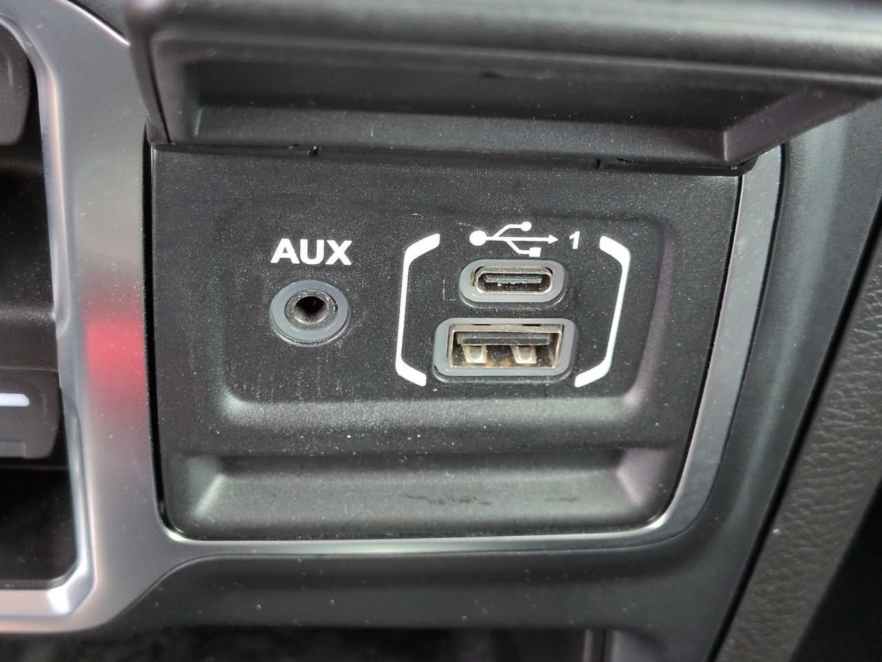 Used 2023 Jeep Gladiator Mojave AWD/4WD image 22