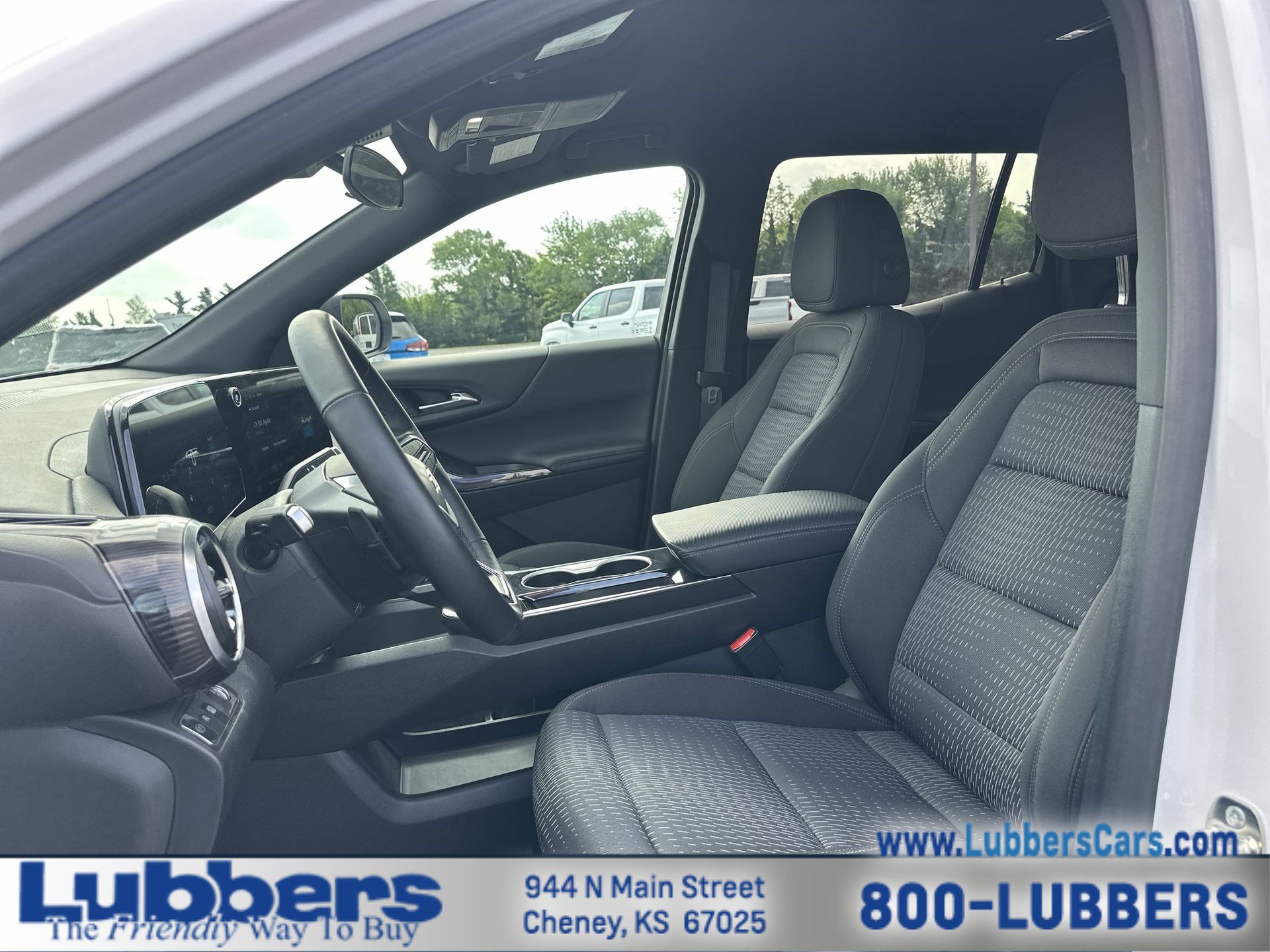 Used 2025 Chevrolet Equinox LT FWD image 11