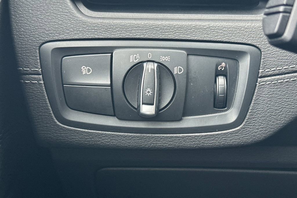 Used 2023 BMW X2 sDrive28i w/ M Sport Package image 27