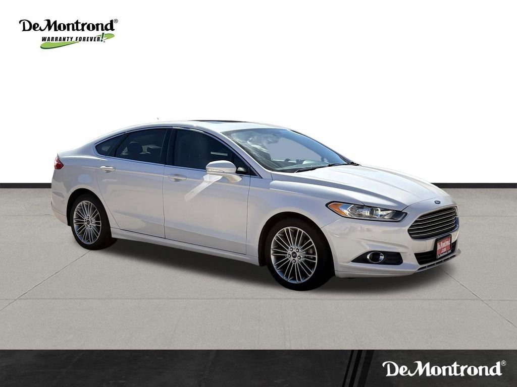 Used 2015 Ford Fusion SE w/ Equipment Group 202A image 3