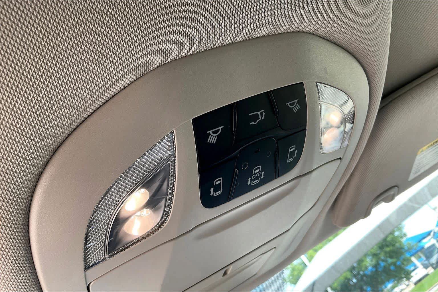 Certified 2024 Chrysler Pacifica Touring-L FWD image 32