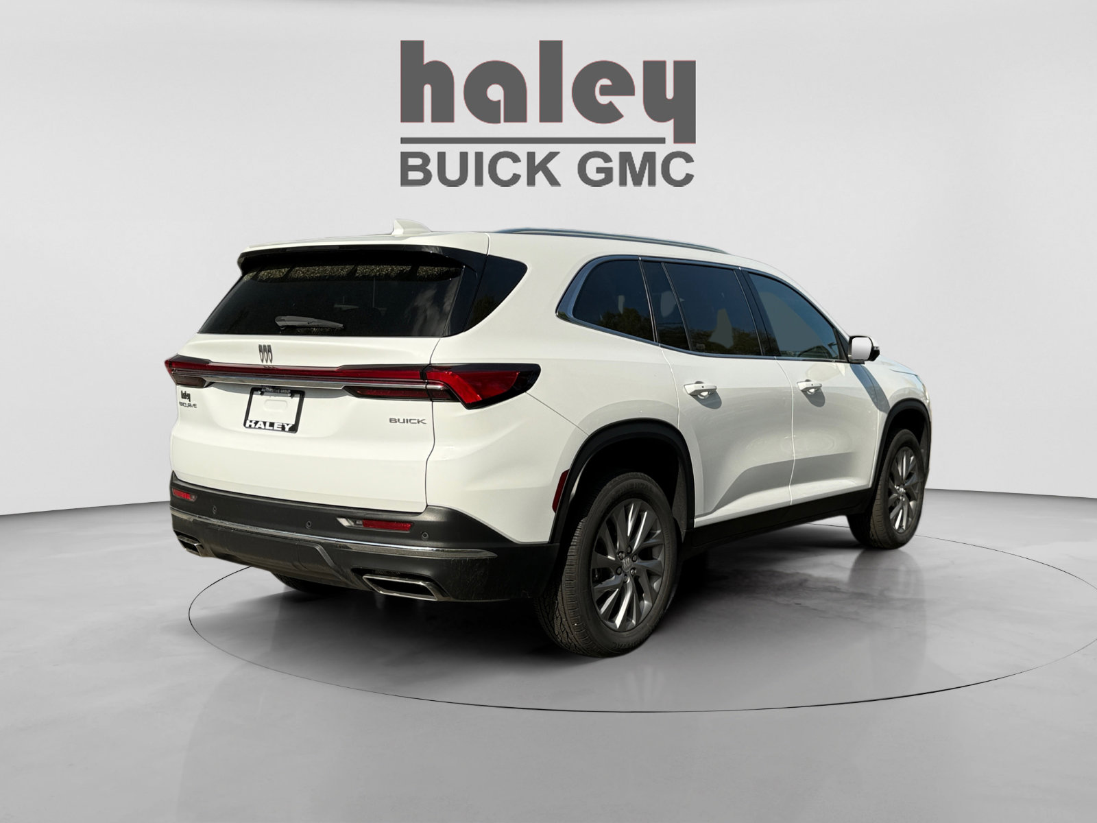 Used 2025 Buick Enclave Preferred image 5