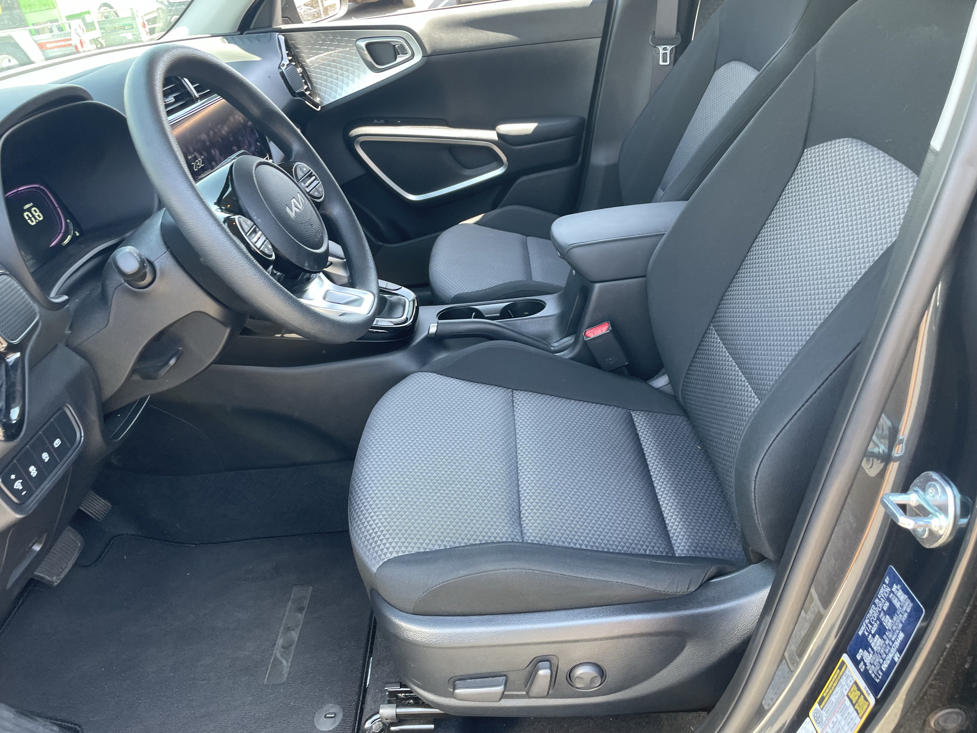 Certified 2025 Kia Soul S FWD image 17