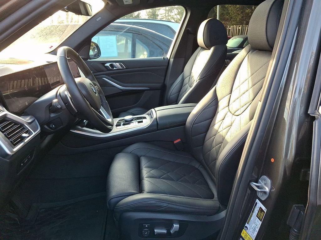 Used 2024 BMW X5 xDrive40i w/ Premium Package image 9