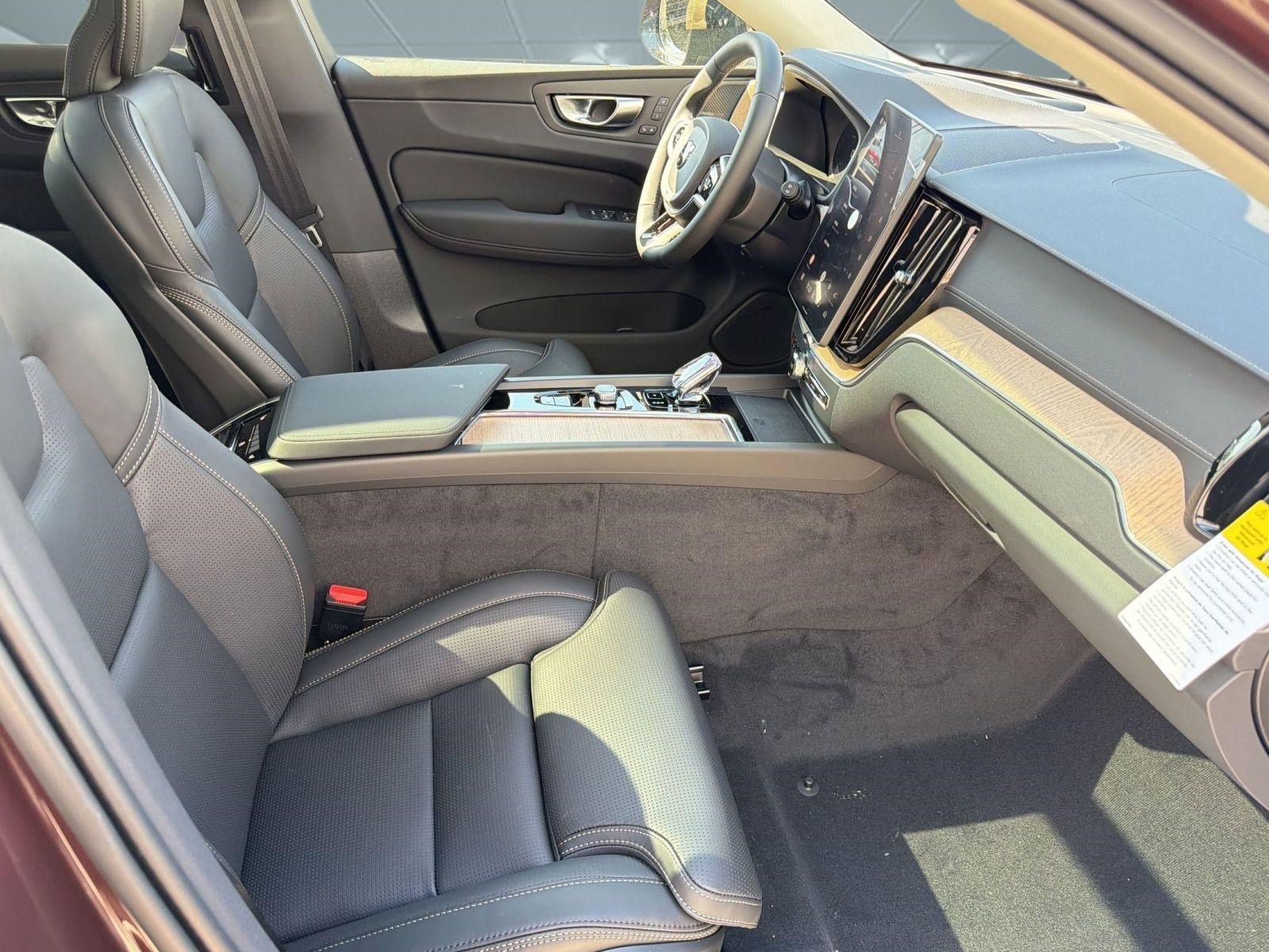 New 2026 Volvo XC60 B5 Ultra w/ Climate Package AWD/4WD image 30