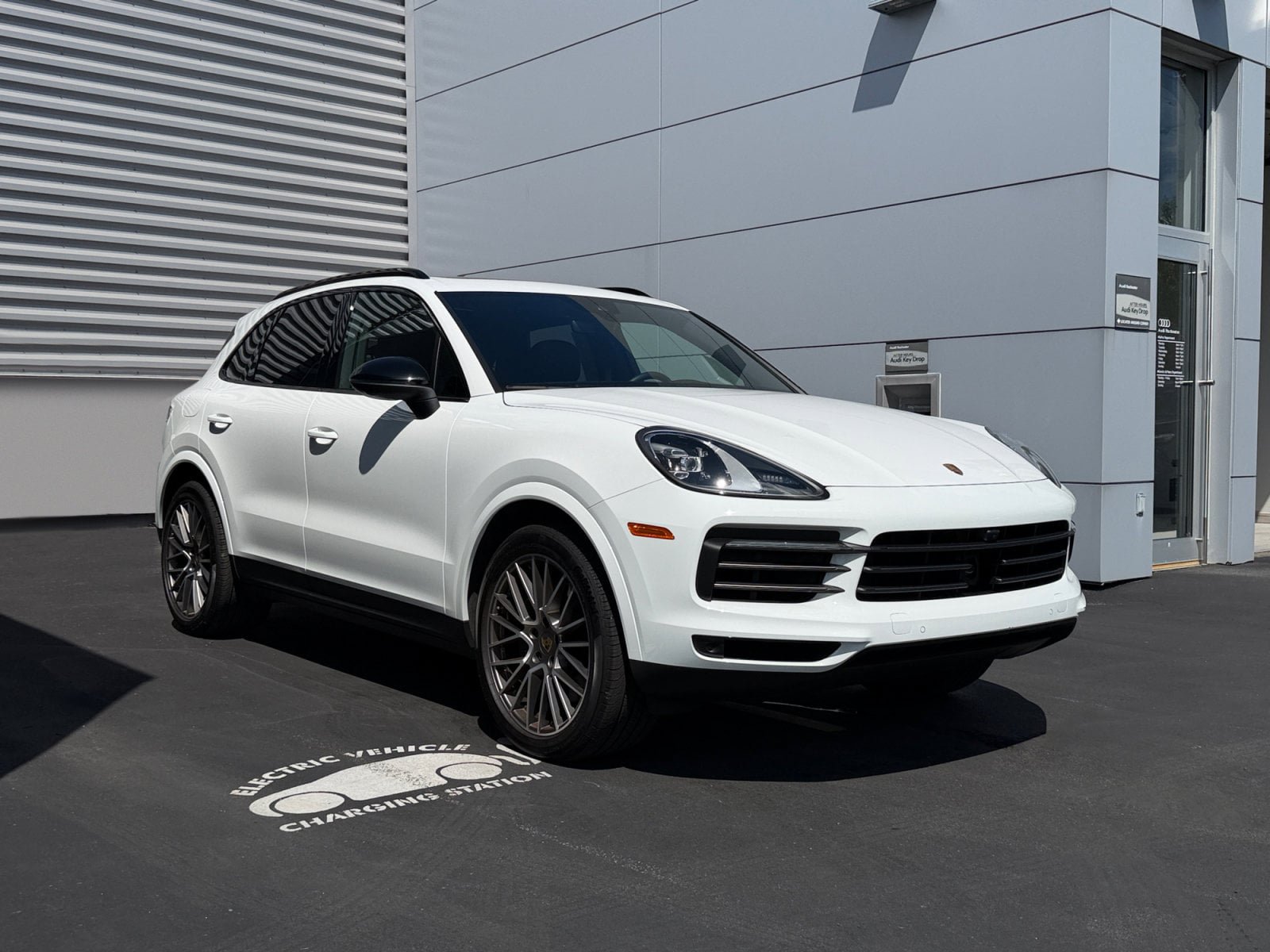 Certified 2023 Porsche Cayenne Platinum Edition AWD/4WD image 7