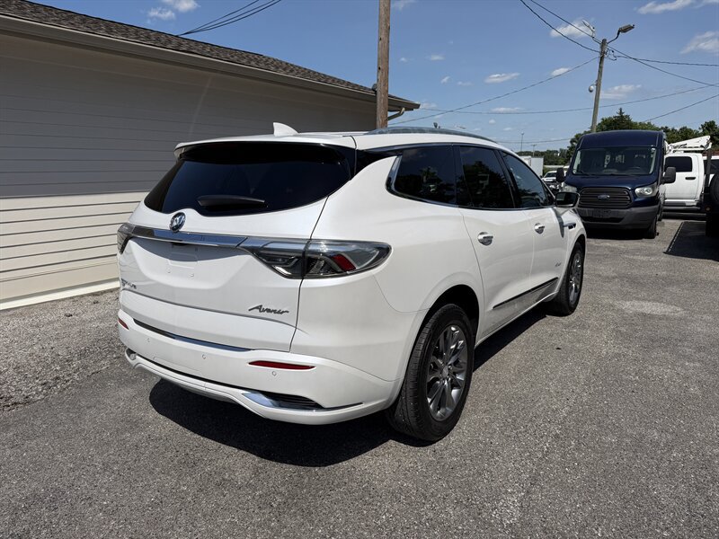 Used 2022 Buick Enclave Avenir w/ Avenir Technology Package AWD/4WD image 10