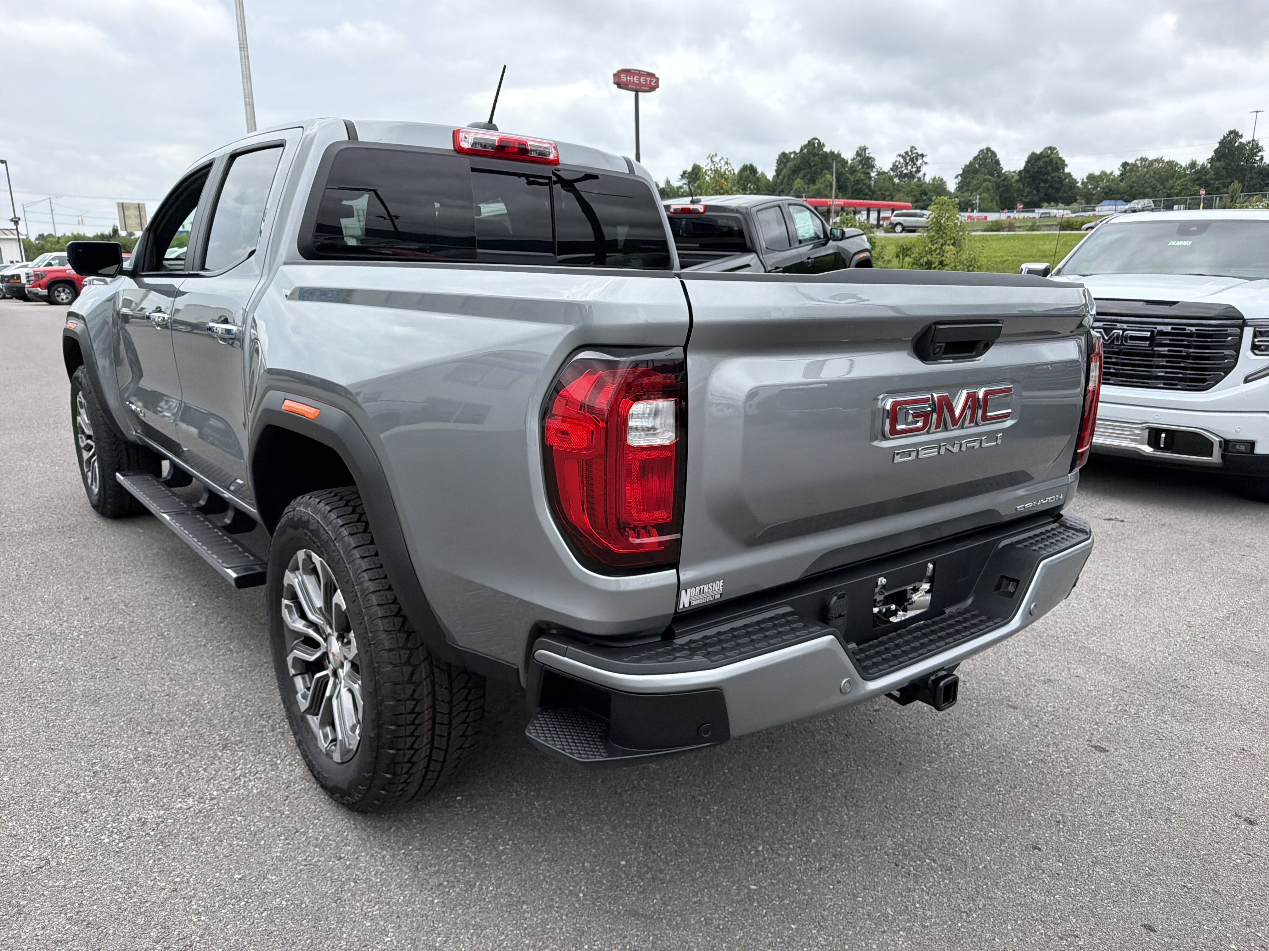 New 2026 GMC Canyon Denali AWD/4WD image 9