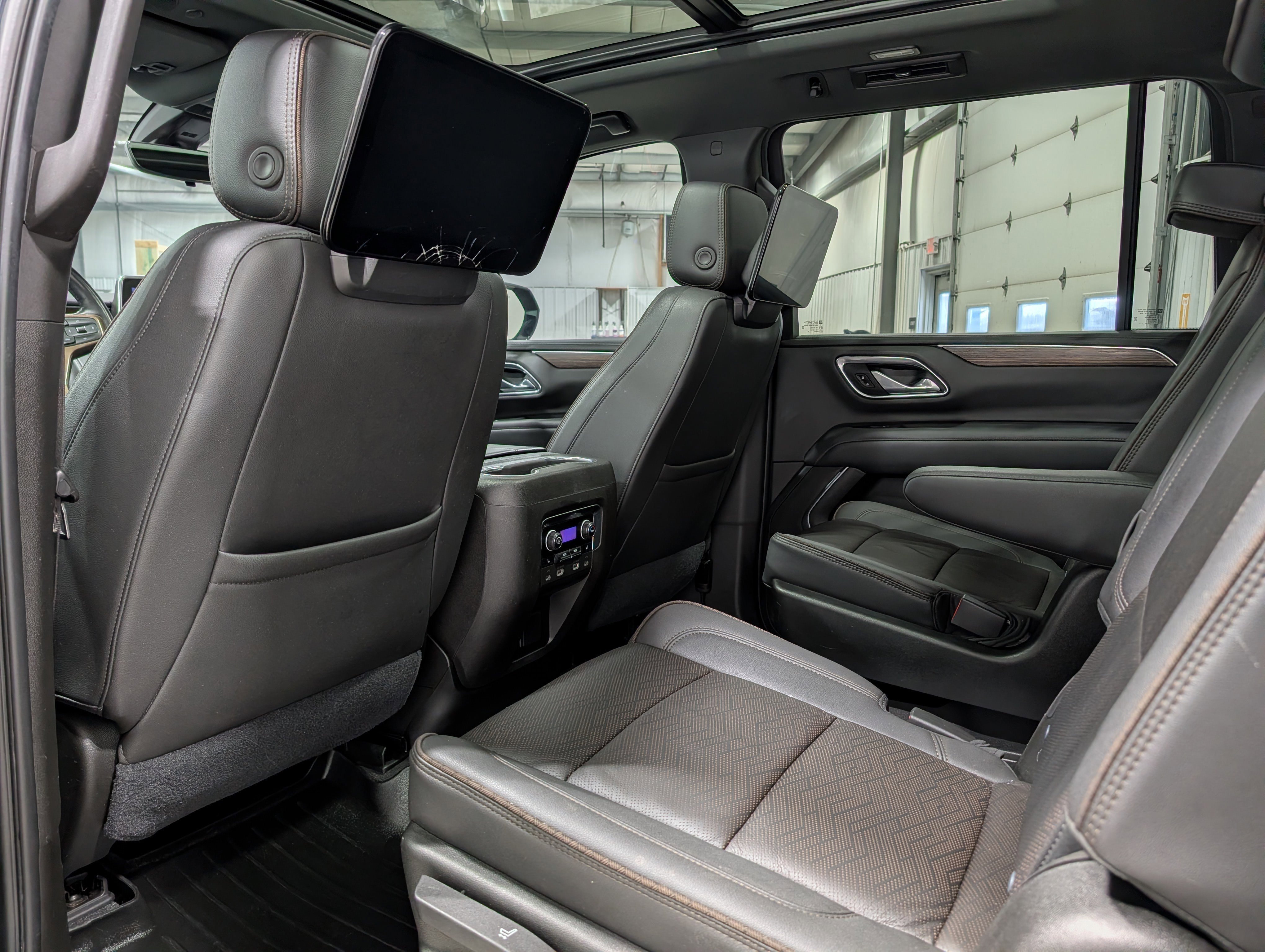 Used 2021 Chevrolet Suburban High Country image 18