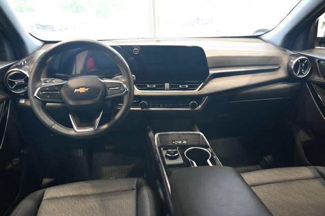 Used 2026 Chevrolet Equinox LT w/ Convenience Package II FWD image 12