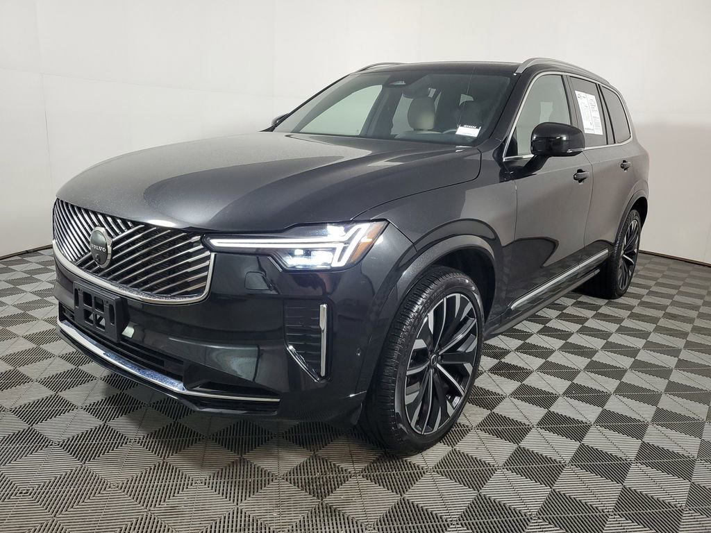 Certified 2025 Volvo XC90 B6 Plus image 4