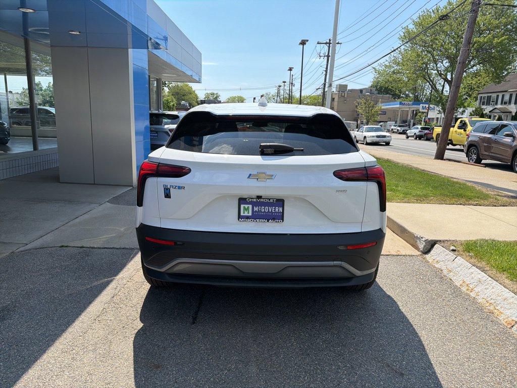 New 2025 Chevrolet Blazer EV LT AWD/4WD image 4