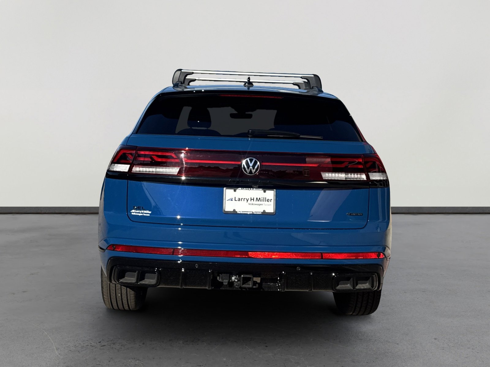 New 2026 Volkswagen Atlas Cross Sport SEL R-Line image 5