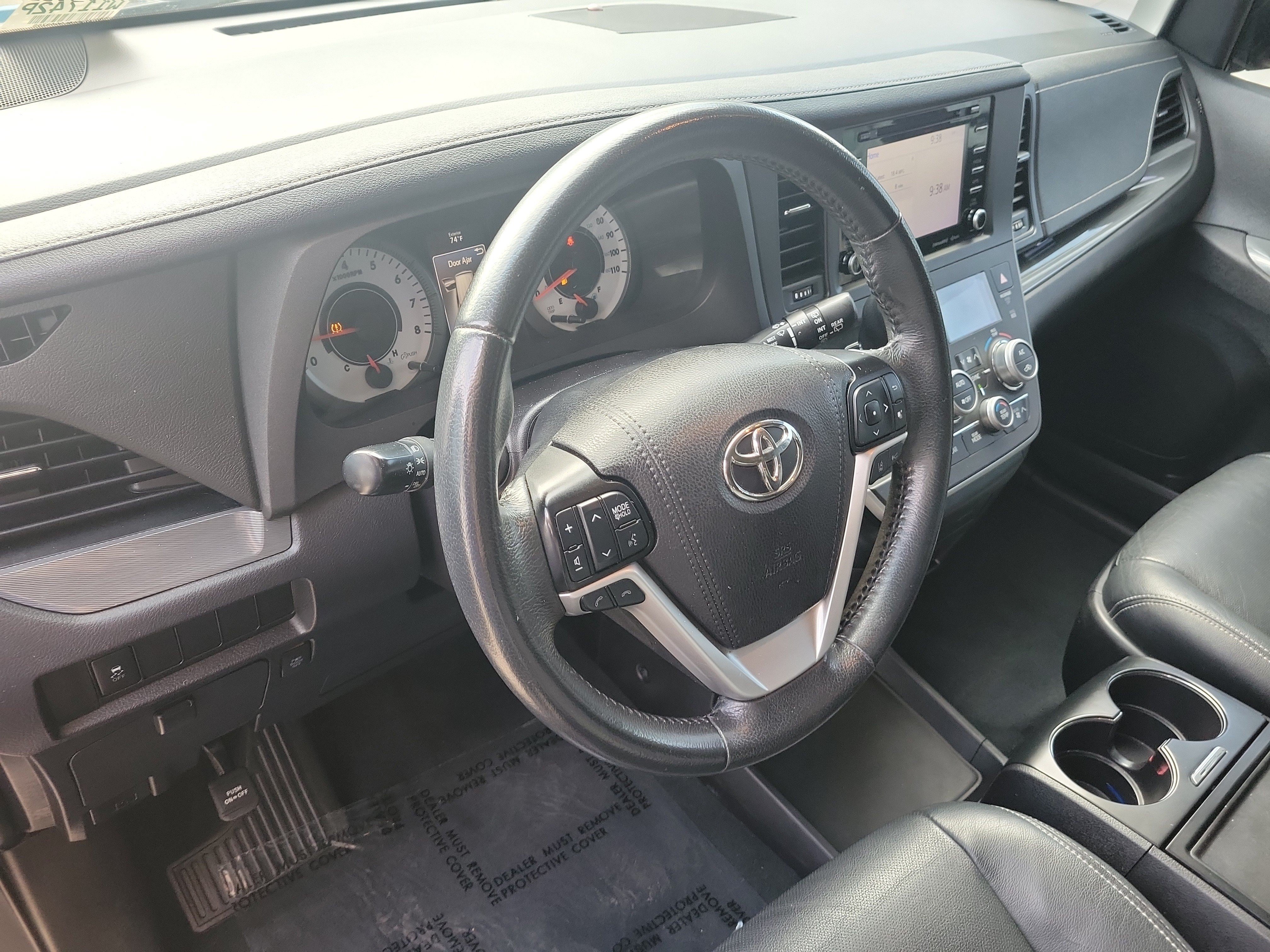 Used 2020 Toyota Sienna SE FWD image 25
